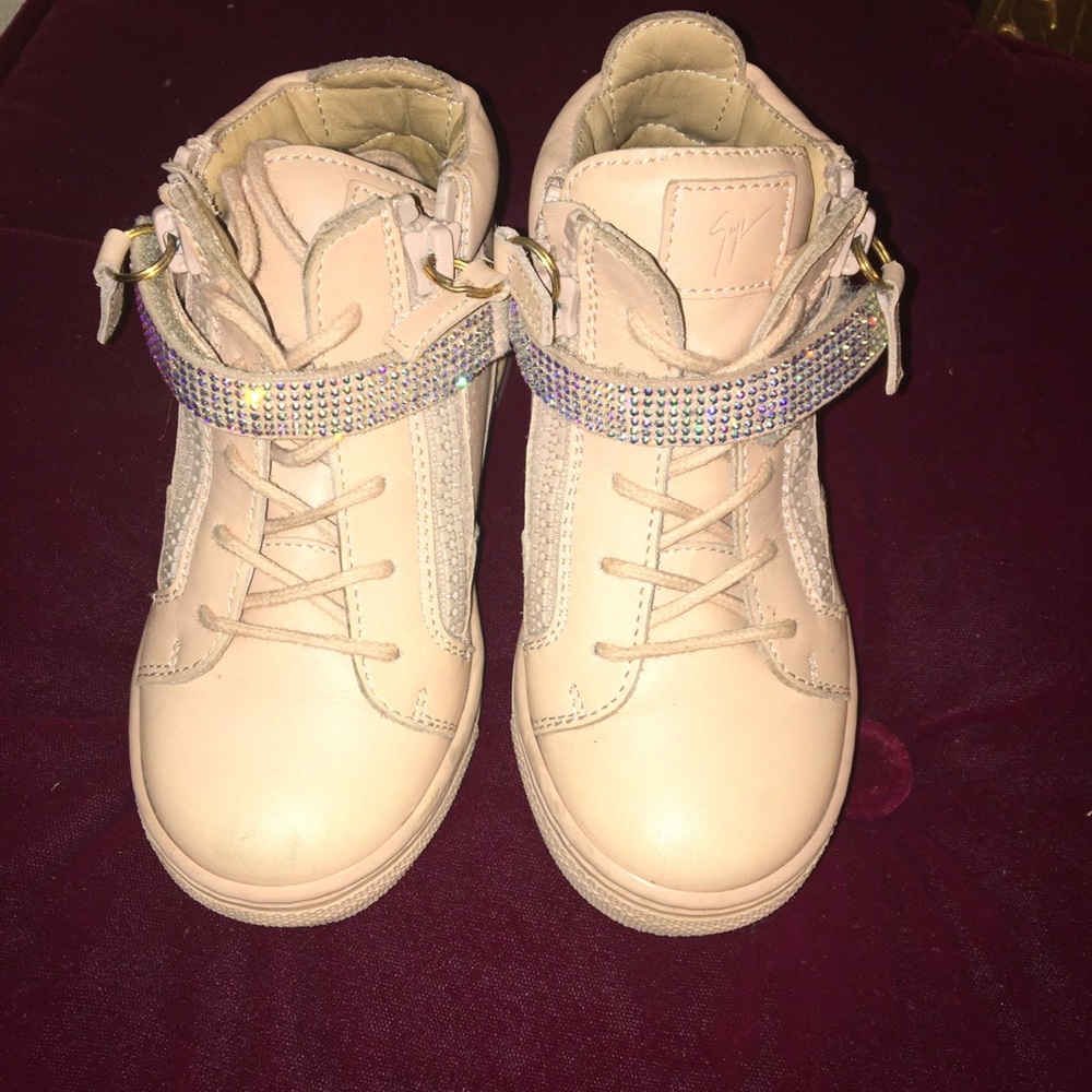 Giuseppe toddlers girls size 8 sneakers